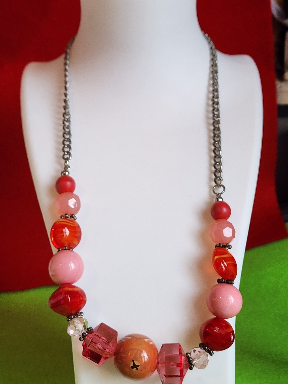 Vintage Women’s Pink & Red Beaded Necklace